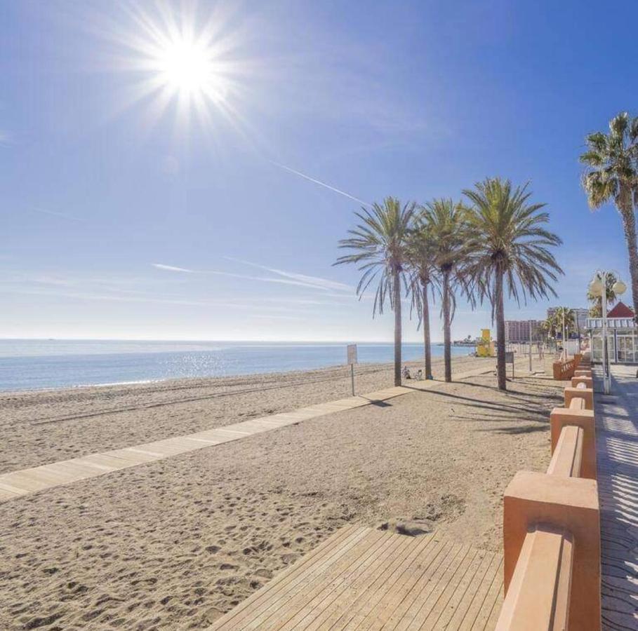 El Estudio De La Playa Benalbeach Vistas Al Mar Benalmadena Luaran gambar