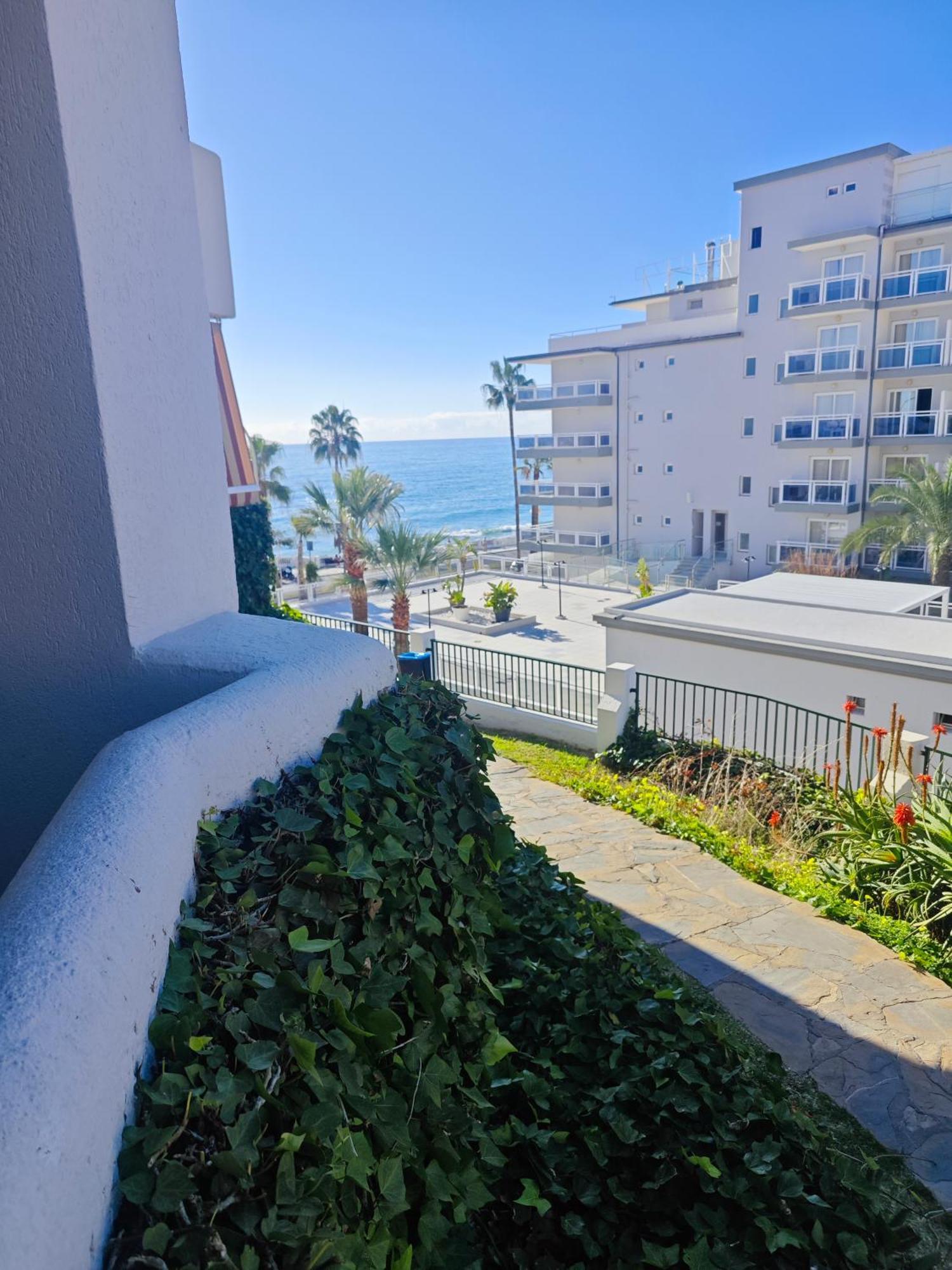 El Estudio De La Playa Benalbeach Vistas Al Mar Benalmadena Luaran gambar